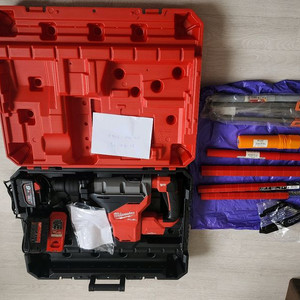 밀워키 SDS MAX 충전해머드릴 M18 FHM-902