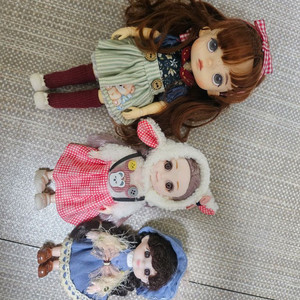 관절인형 20cm + 미니인형 2개 덤.