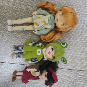 관절인형 20cm + 미니인형 2개 덤.