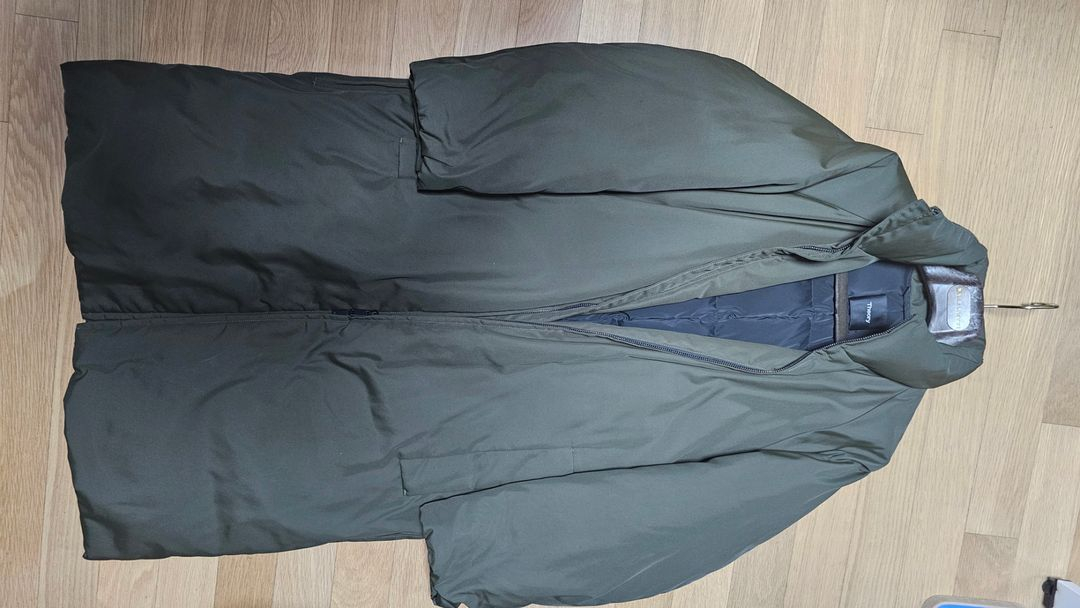 띠어리 남자 롱패딩 S(95-100)사이즈 팝니다.--4
