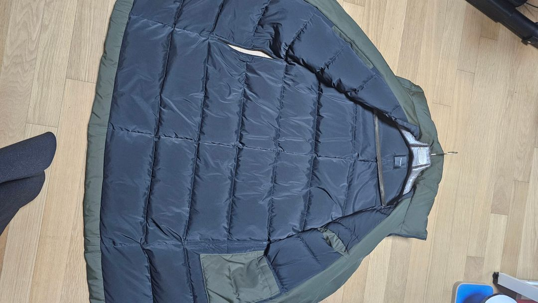 띠어리 남자 롱패딩 S(95-100)사이즈 팝니다.--3