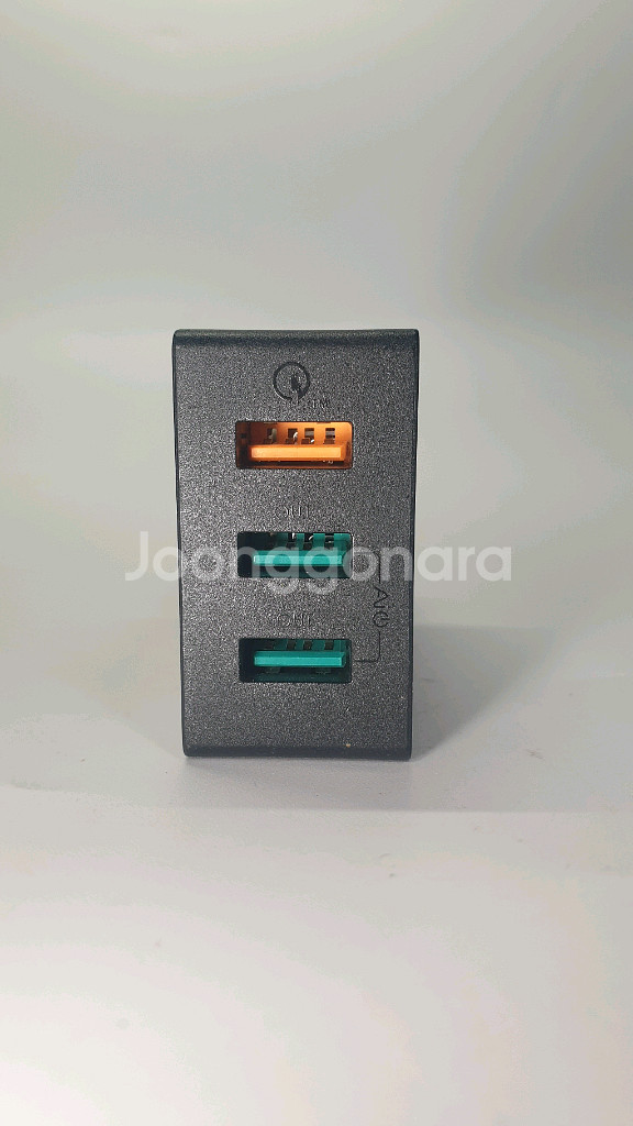 Aukey PA-T2 고속 충전기--1