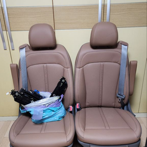 스타리아 라운지 9인승 3열 의자