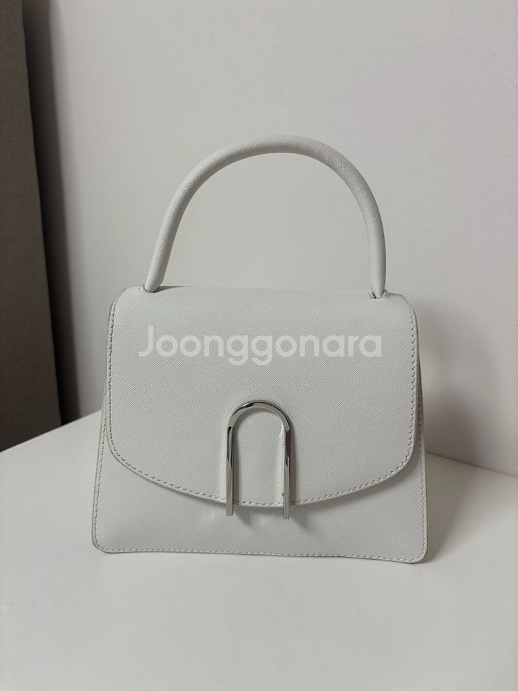 앤클라인 소가죽 화이트 미니 가방 미니백--0