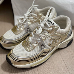 샤넬 샤식스 골드 37.5 (240~245) 급처