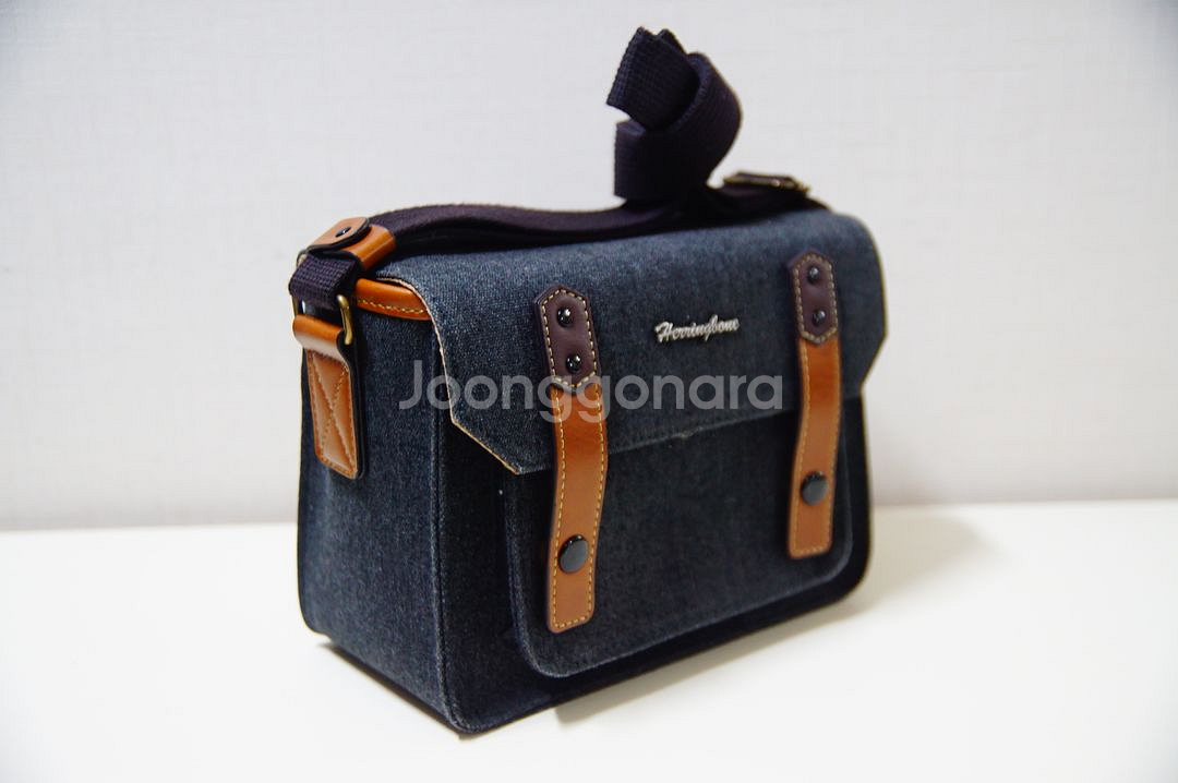 해링본 파파스포켓 미니 블루 가방팝니다.(4만원) ​--1