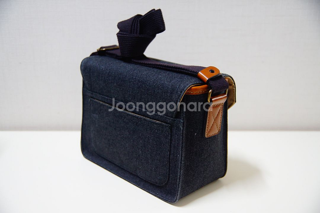 해링본 파파스포켓 미니 블루 가방팝니다.(4만원) ​--2