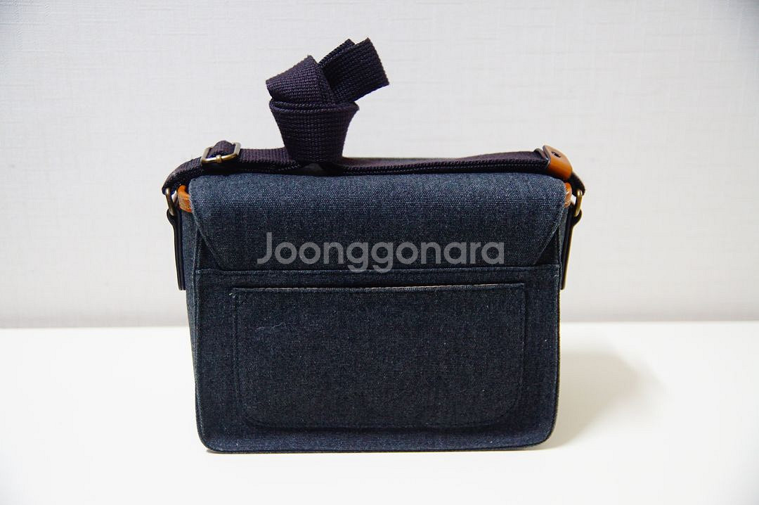 해링본 파파스포켓 미니 블루 가방팝니다.(4만원) ​--3