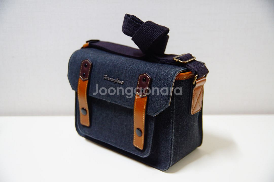 해링본 파파스포켓 미니 블루 가방팝니다.(4만원) ​--5