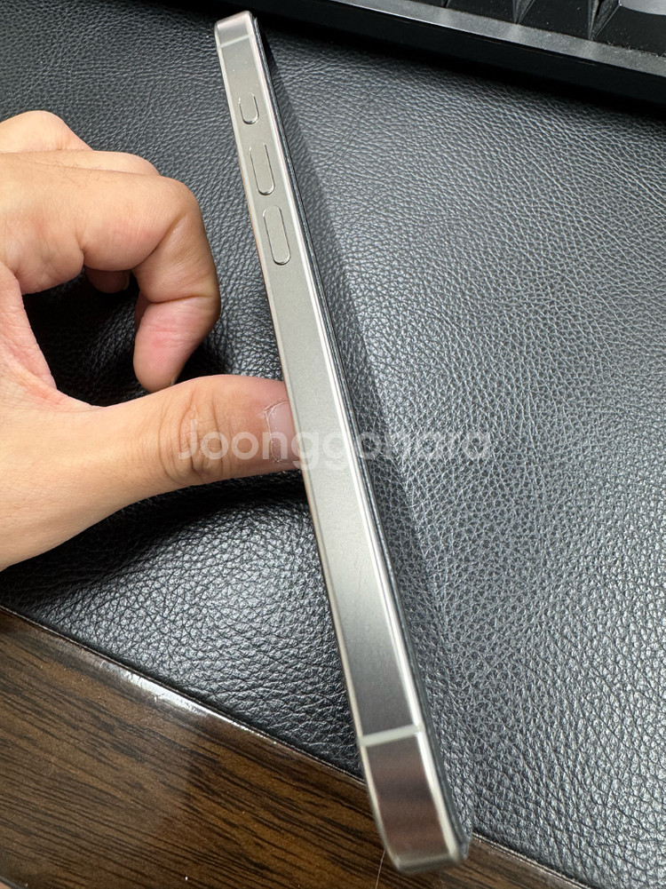 아이폰16프로 네추럴티타늄 256GB 미국판 무음--11