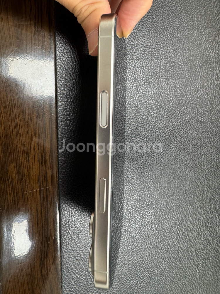 아이폰16프로 네추럴티타늄 256GB 미국판 무음--12