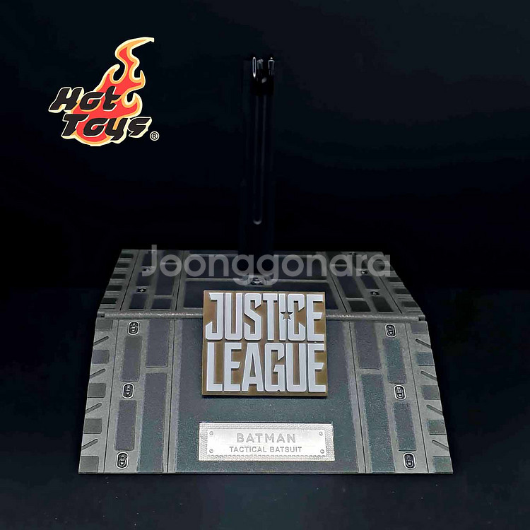 핫토이 저스티스리그 배트맨 택티컬 스탠드 12인치피규어--1