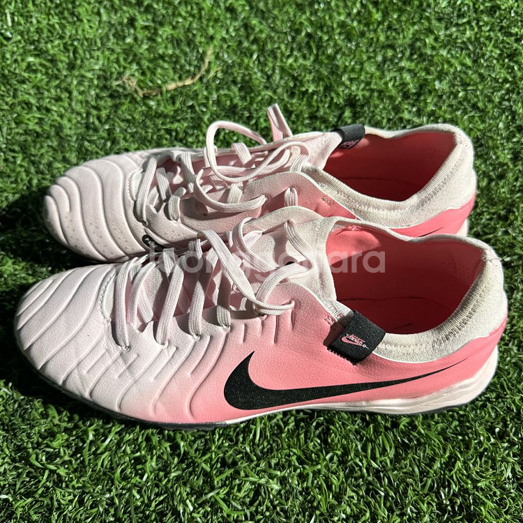 나이키 풋살화 사이즈 270 팝니다--0