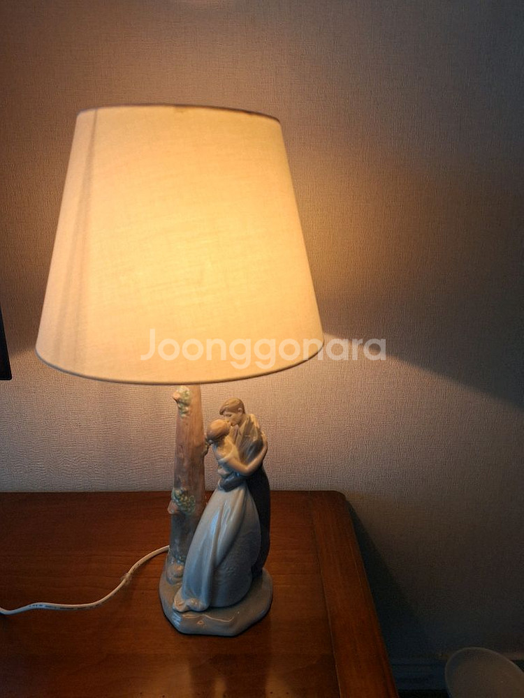 야드로 나오 영원한키스 스탠드 램프--7