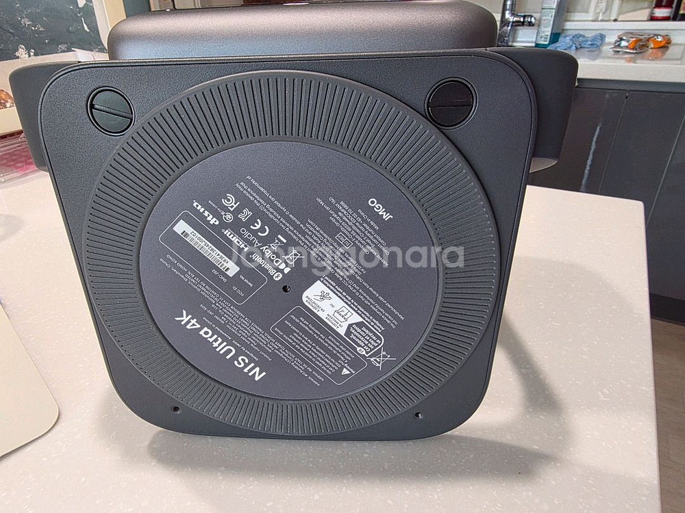 jmgo n1s 4k ultra 팝니다.--1