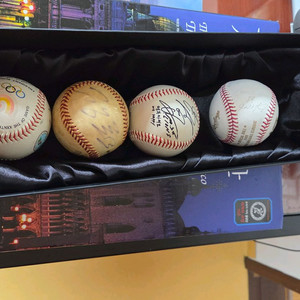 친필 싸인 야구공 4개 일괄 판매