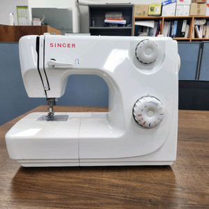 싱거미싱 재봉틀 Model 8280 판매합니다.