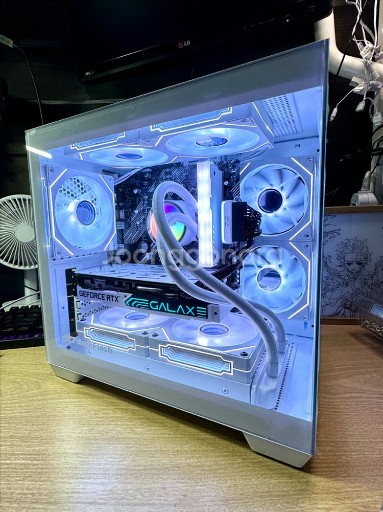 데스크탑 PC 컴퓨터 팝니다. 게이밍·영상편집·화이트--1