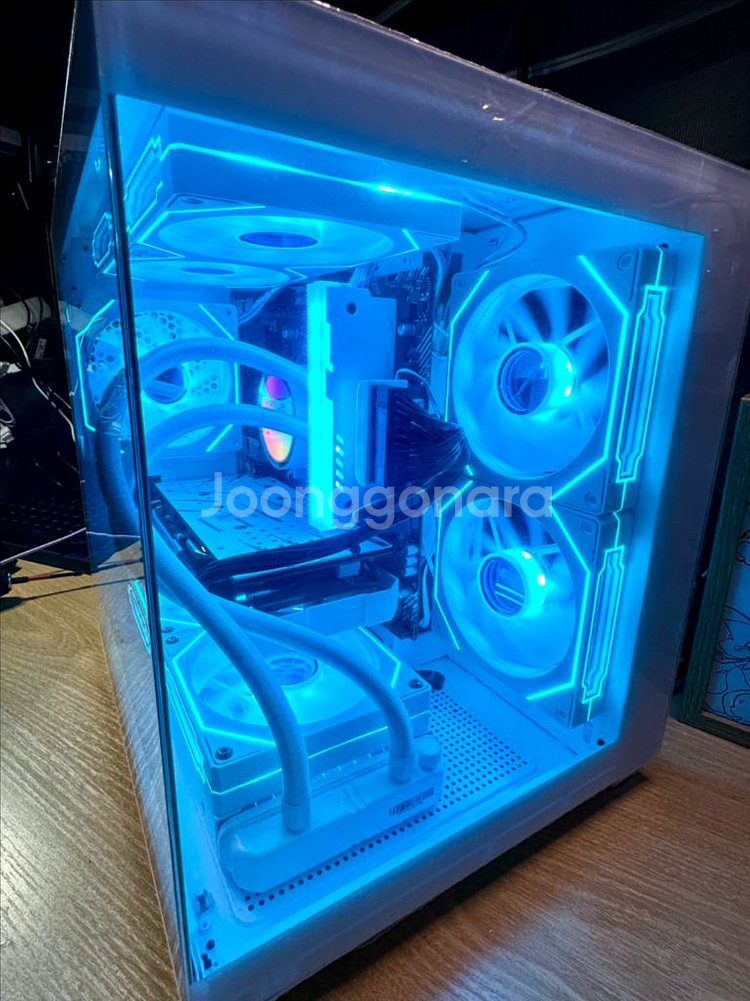 데스크탑 PC 컴퓨터 팝니다. 게이밍·영상편집·화이트--5