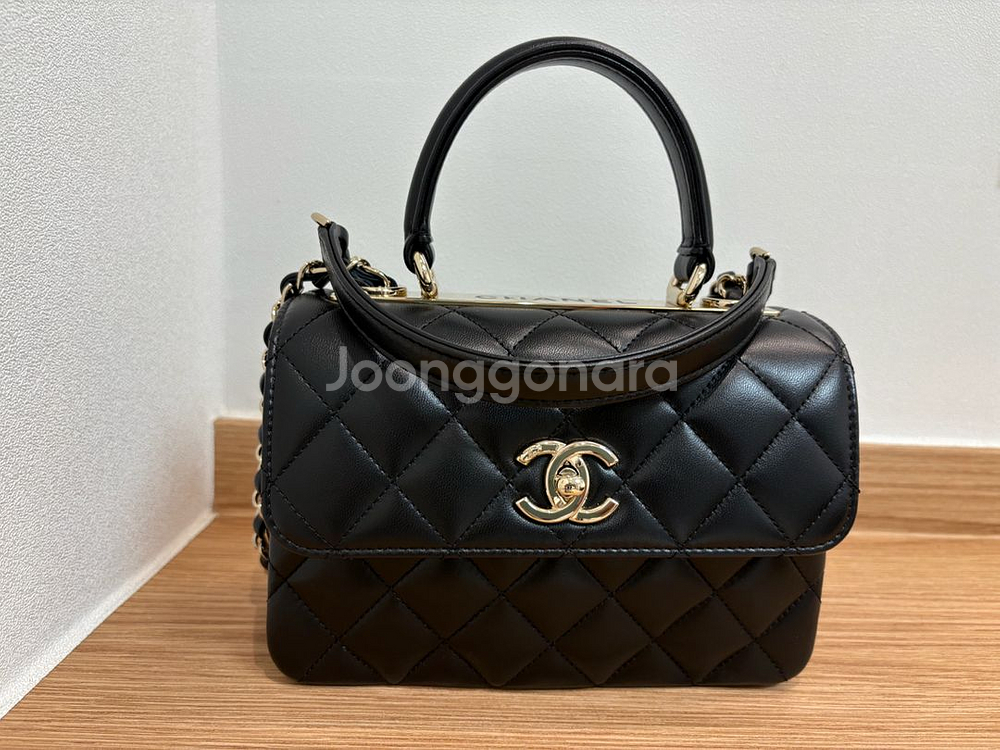 (정품) 샤넬 트렌디 CC 핸들 장식의 미니 플랩백--0