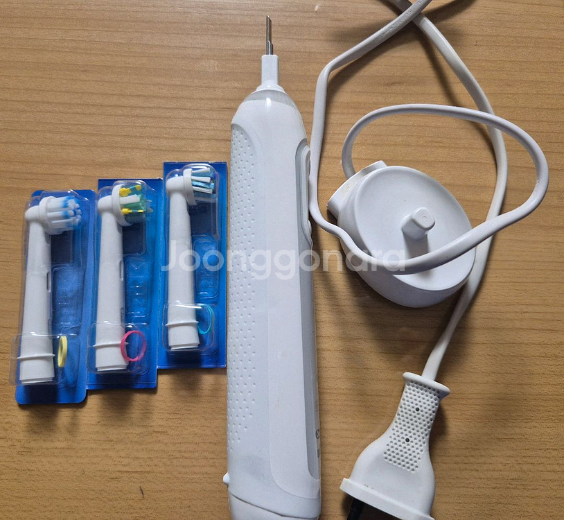 오랄비 전동칫솔 지니어스 9000--0