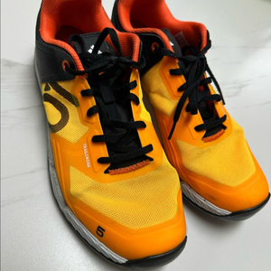 아디다스 파이브텐 평페달화