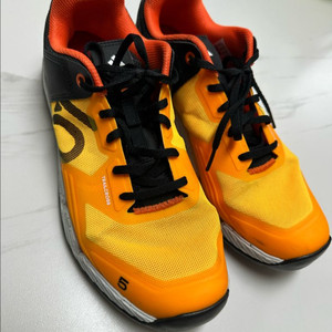 아디다스 파이브텐 평페달화