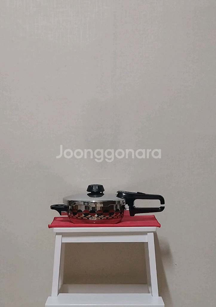 (중고)휘슬러 엠보 압력솥 팝니다(2.5리터)--0
