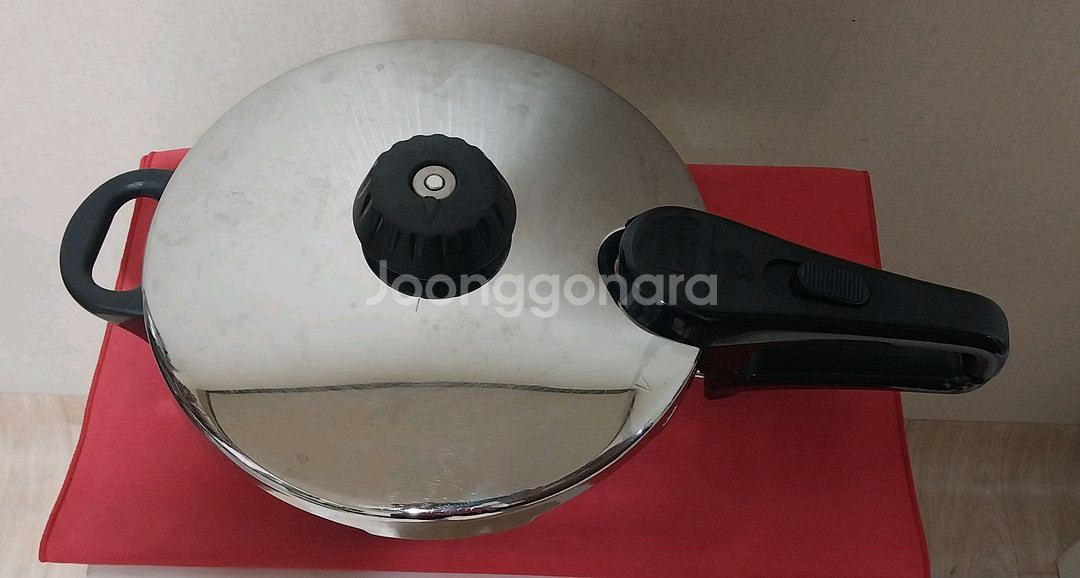 (중고)휘슬러 엠보 압력솥 팝니다(2.5리터)--2