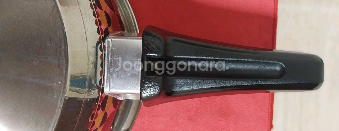 (중고)휘슬러 엠보 압력솥 팝니다(2.5리터)--7