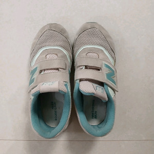 뉴발란스키즈 운동화 210