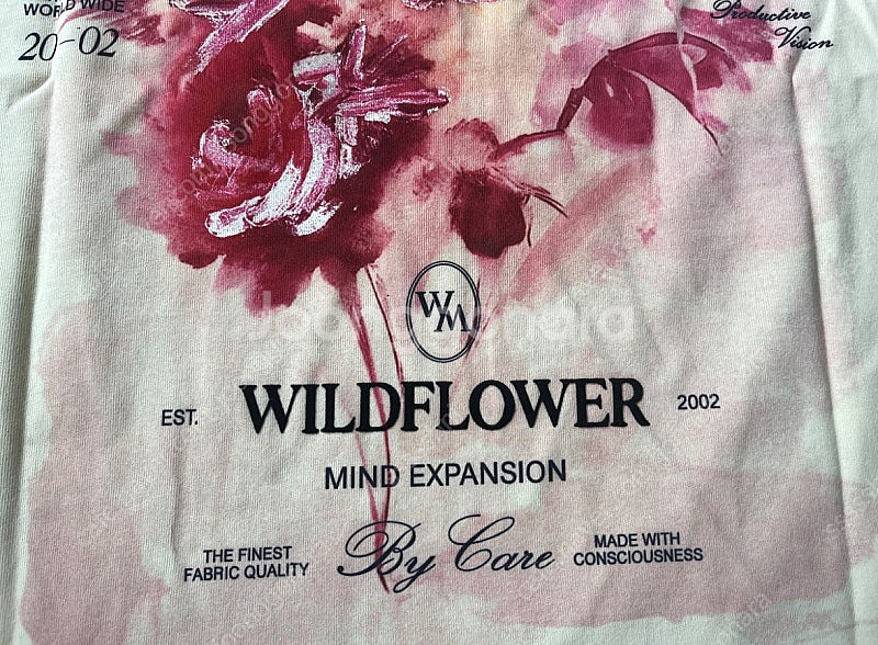 우영미 반팔티 백로고 플라워 아이보리 새상품--3