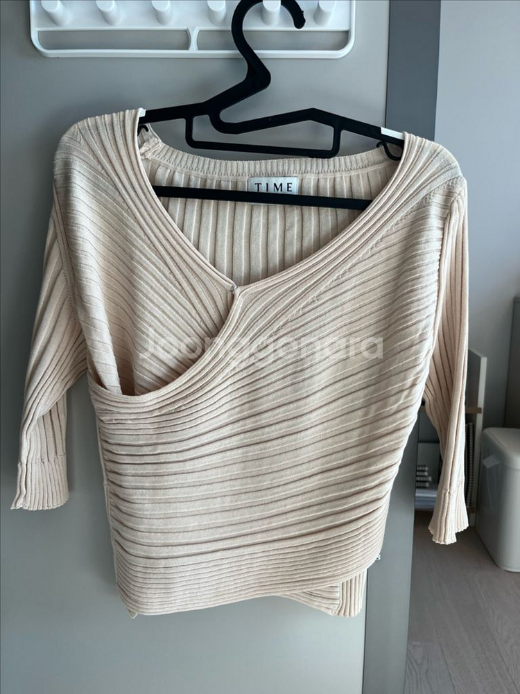 타임 5부 브이넥 니트--0