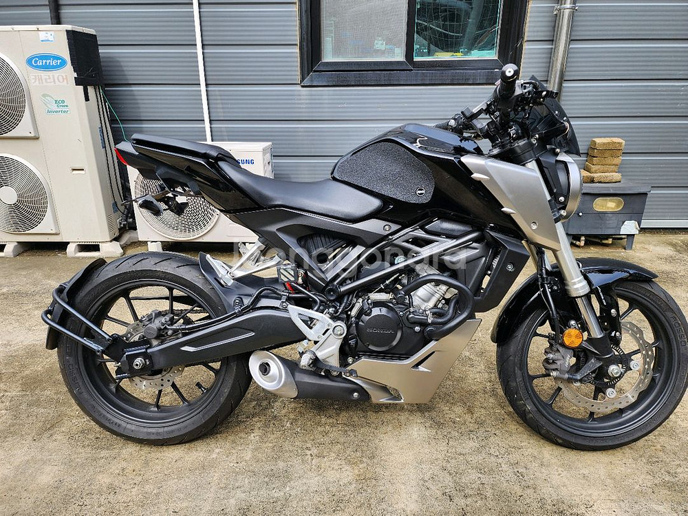 19년식 혼다 CB 125R 블랙 판매--0