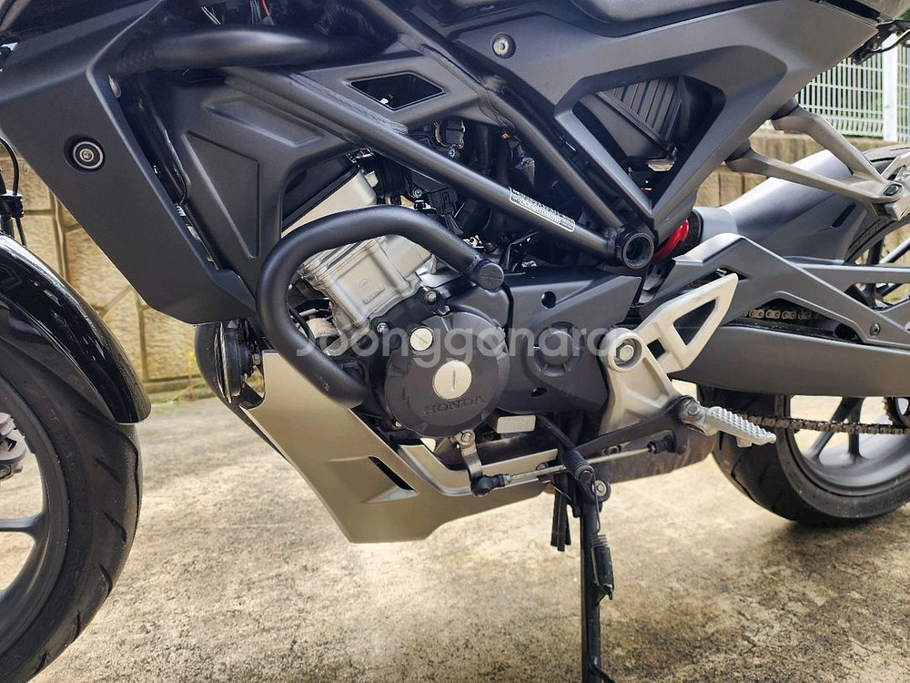 19년식 혼다 CB 125R 블랙 판매--8