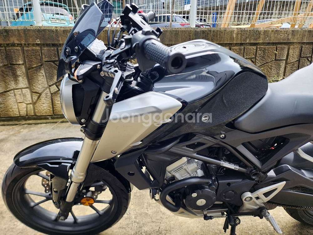 19년식 혼다 CB 125R 블랙 판매--7
