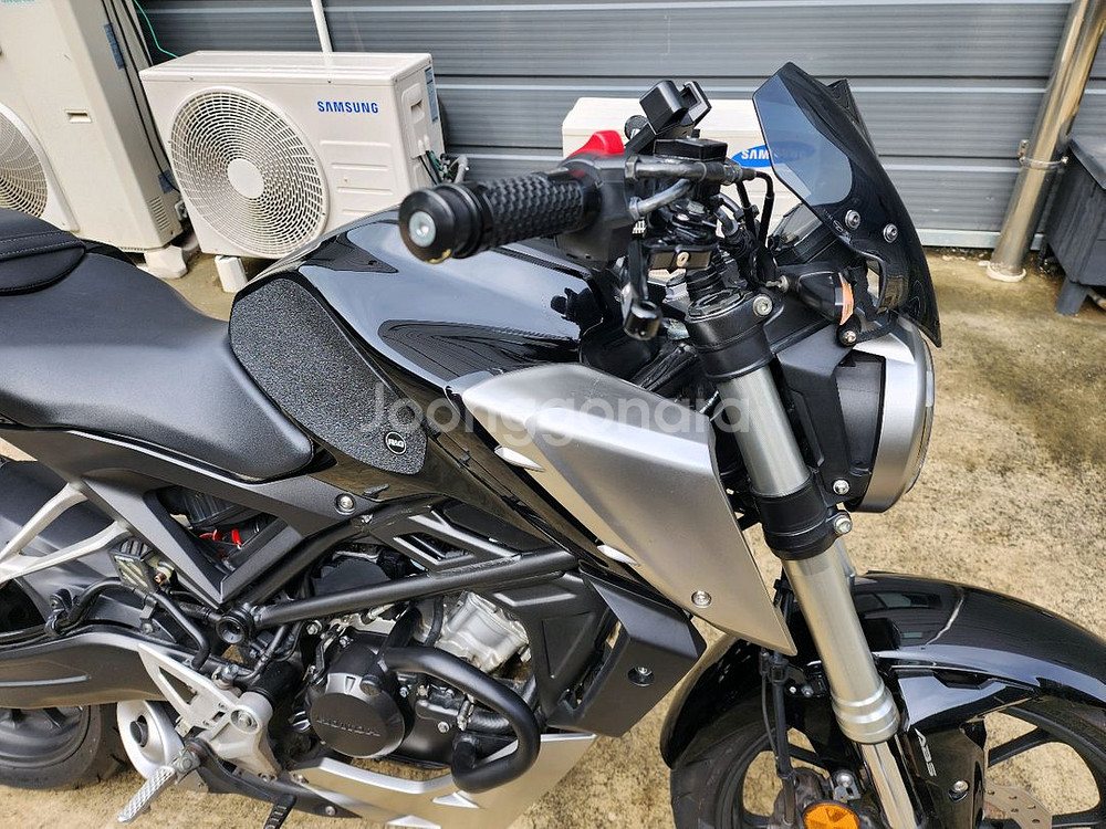 19년식 혼다 CB 125R 블랙 판매--6