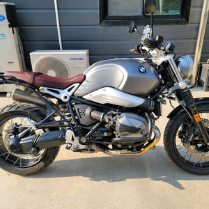 22년식 BMW R9T 알나인티 스크램블러 판매