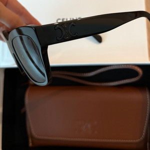 셀린느 트리옹프9 선글라스 (블랙로고)