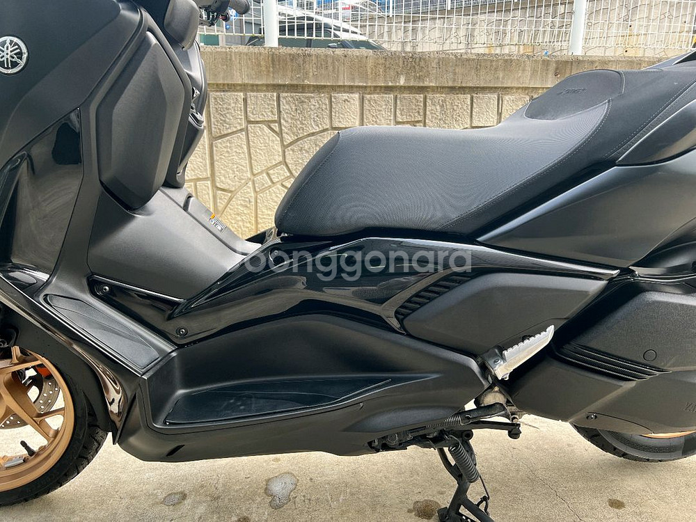 23년식 야마하 XMAX 300 블랙 페리모델 판매--8