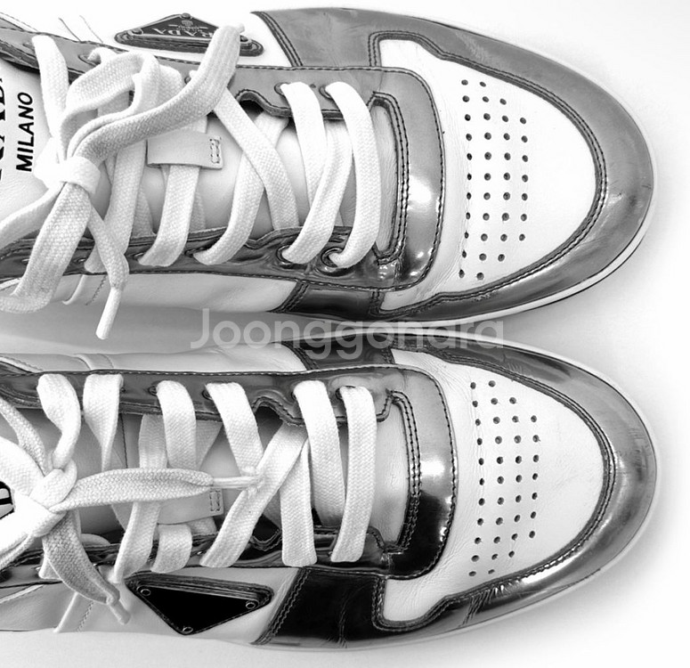 [9] 프라다 삼각로고 다운타운 로우탑 스니커즈 실버--6