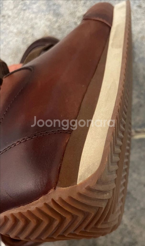 프라이 레더 스니커즈 (남성) 판매해요 260--1