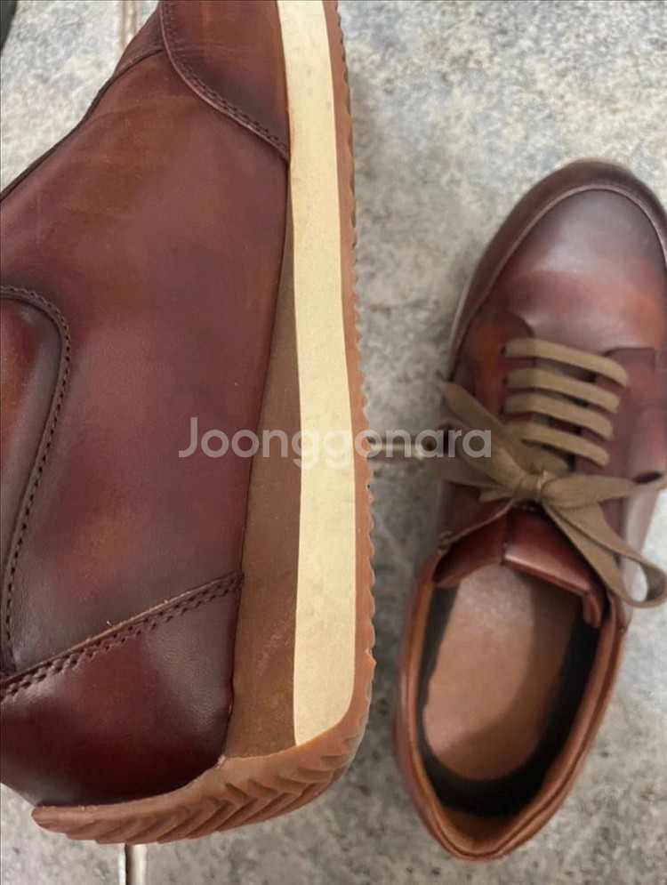 프라이 레더 스니커즈 (남성) 판매해요 260--2