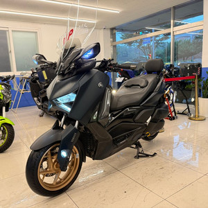 23년식 XMAX 300 3만7천km 판매합니다:)