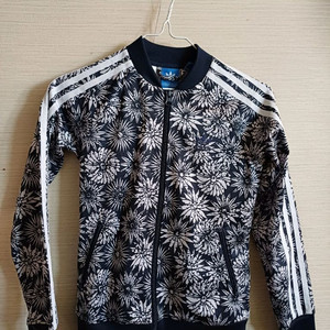 새상품급 아디다스 꽃무늬 트레이닝 자켓 140