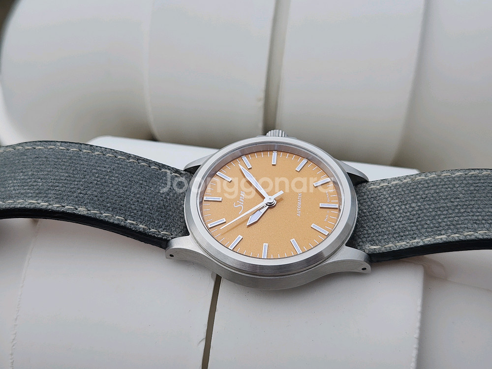 sinn 555 Citrine Yellow--2