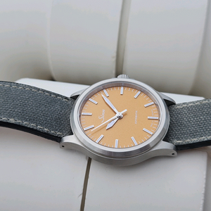 sinn 555 Citrine Yellow