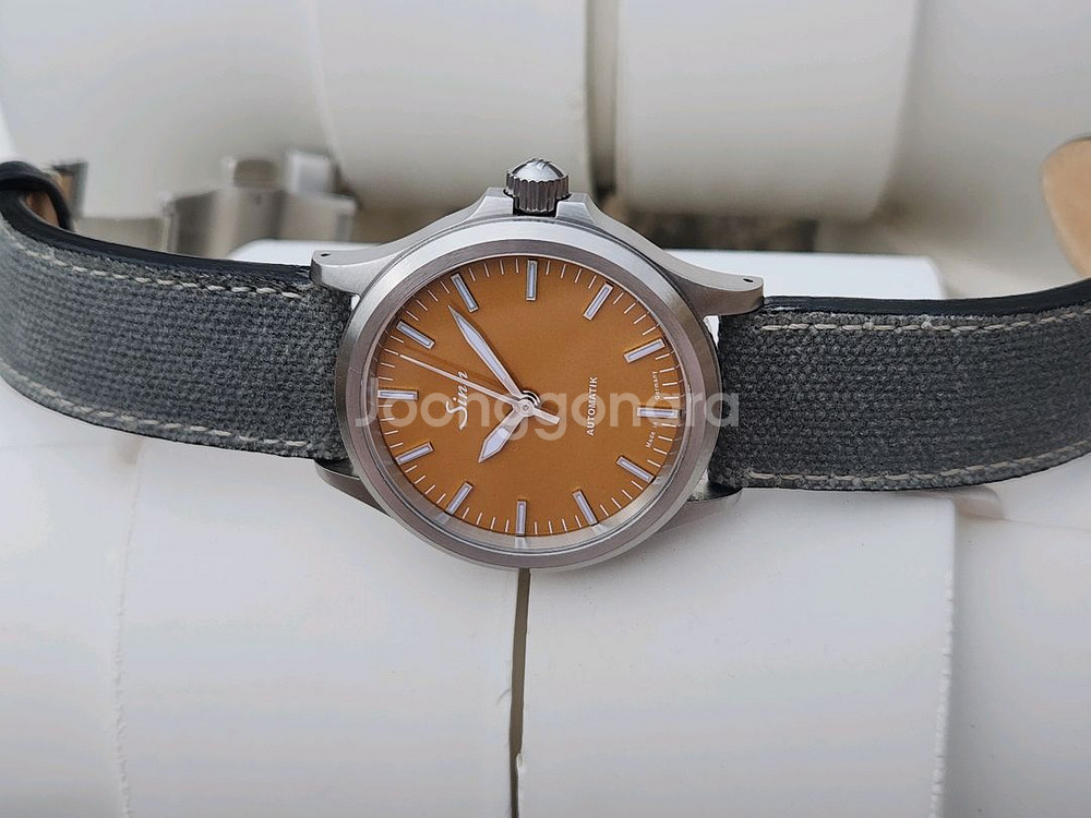 sinn 555 Citrine Yellow--0