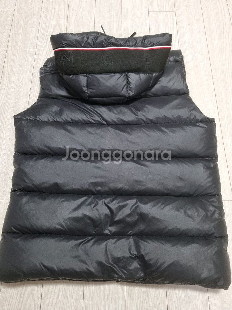 몽클레어 구스 후드패딩조끼 블랙L 새제품--9