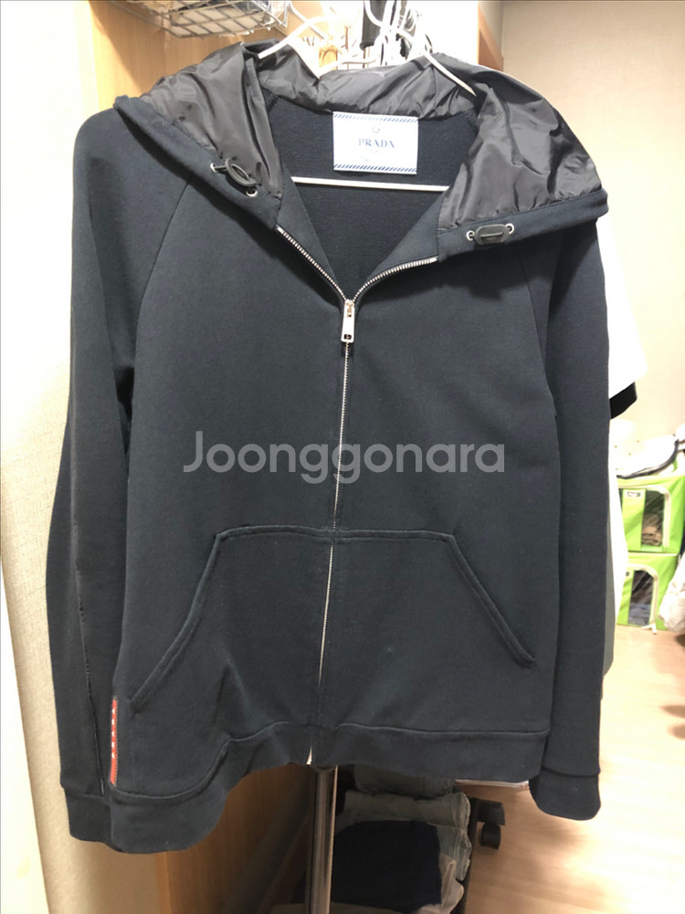 정품 프라다 후드집업 가다건 - 30만원--0